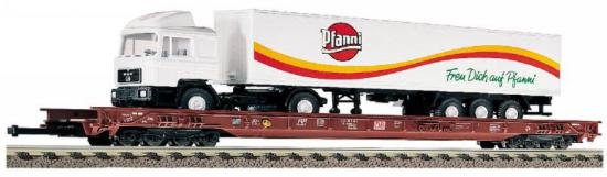 8-axled low-floor car for heavy goods vehicle transport "Rolling Road" type Saadkms.690<br /><a href='images/pictures/Fleischmann/5279.jpg' target='_blank'>Full size image</a>
